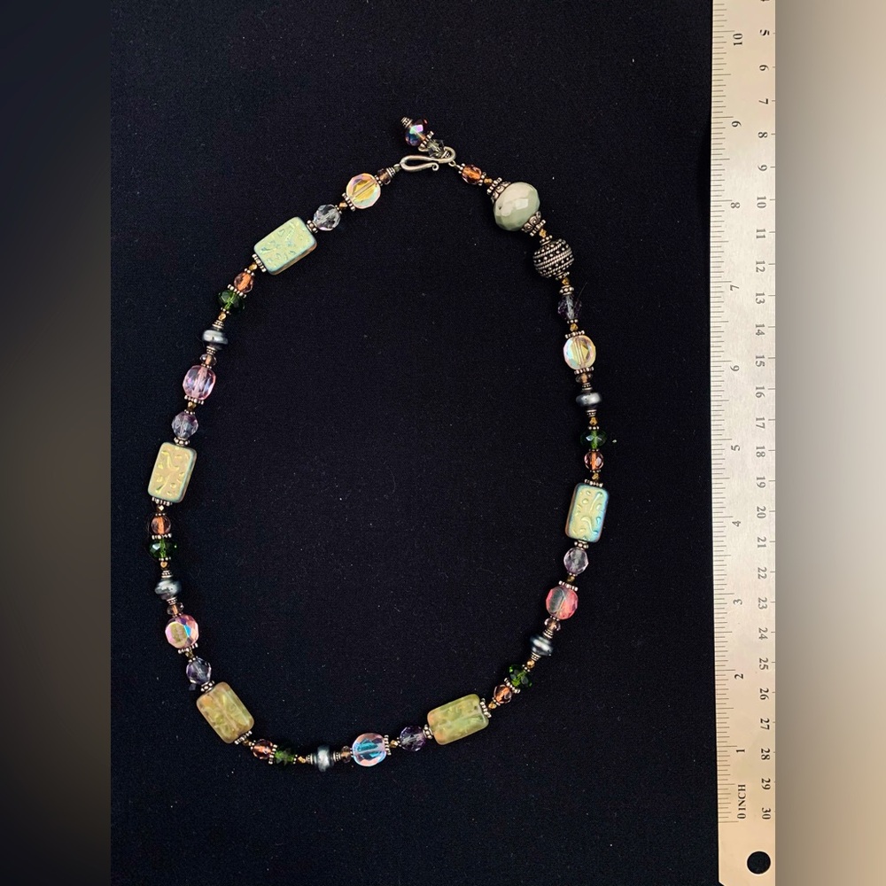 VINTAGE HANDMADE ECLECTIC GLASS BEAD NECKLACE